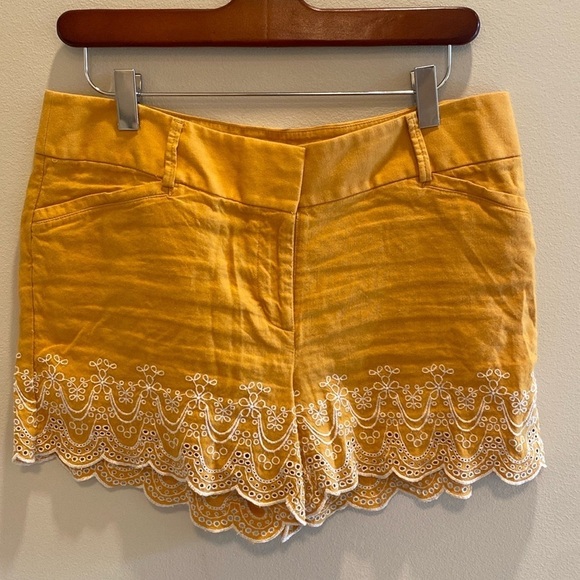 LOFT Linen Blend Riviera Embroidered Scalloped Hem Shorts Mustard Yellow Sz 4 - Picture 1 of 9